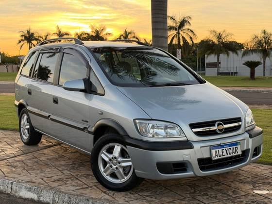 CHEVROLET ZAFIRA 2.0 MPFI COMFORT 8V FLEX 4P MANUAL